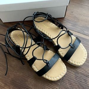 NWT Bamboo sandals